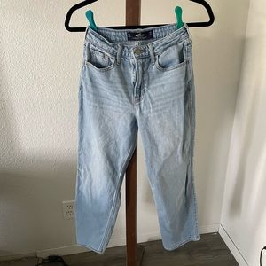 Hollister Ultra High-Rise Vintage Straight Jeans